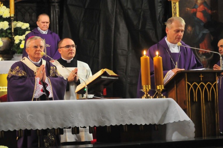 V Krakowskie Zaduszki za Żołnierzy Wyklętych-Niezłomnych Cz. 2