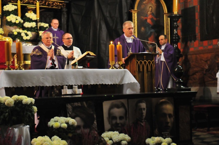 V Krakowskie Zaduszki za Żołnierzy Wyklętych-Niezłomnych Cz. 2