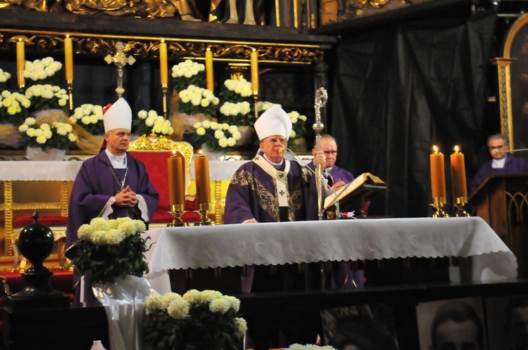 V Krakowskie Zaduszki za Żołnierzy Wyklętych-Niezłomnych Cz. 2