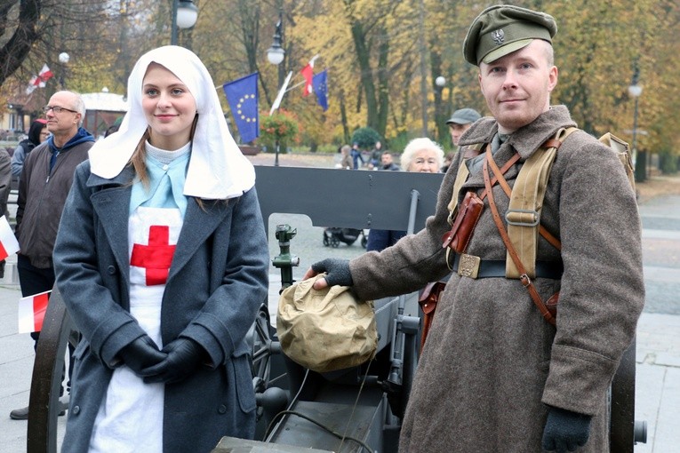 Grupy rekonstrukcyjne przeniosły widzów 100 lat wstecz