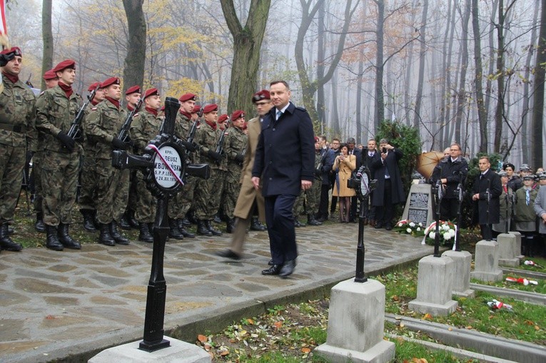 Prezydent na cmentarzu legionistów w Łowczówku