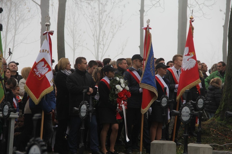 Prezydent na cmentarzu legionistów w Łowczówku