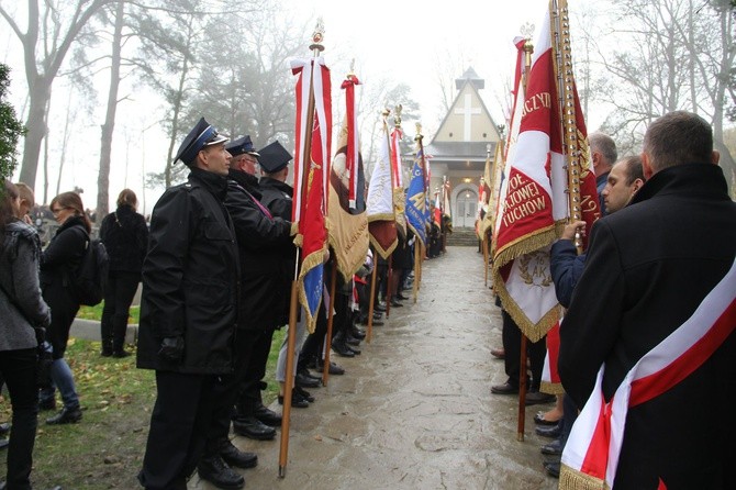 Prezydent na cmentarzu legionistów w Łowczówku