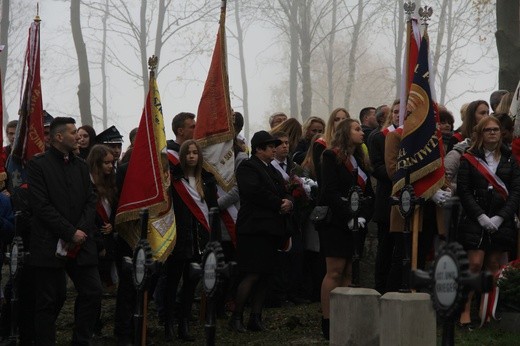 Prezydent na cmentarzu legionistów w Łowczówku