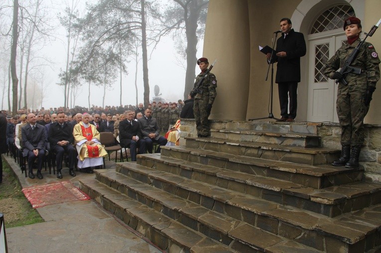 Prezydent na cmentarzu legionistów w Łowczówku