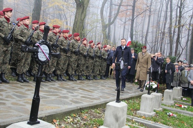 Prezydent na cmentarzu legionistów w Łowczówku