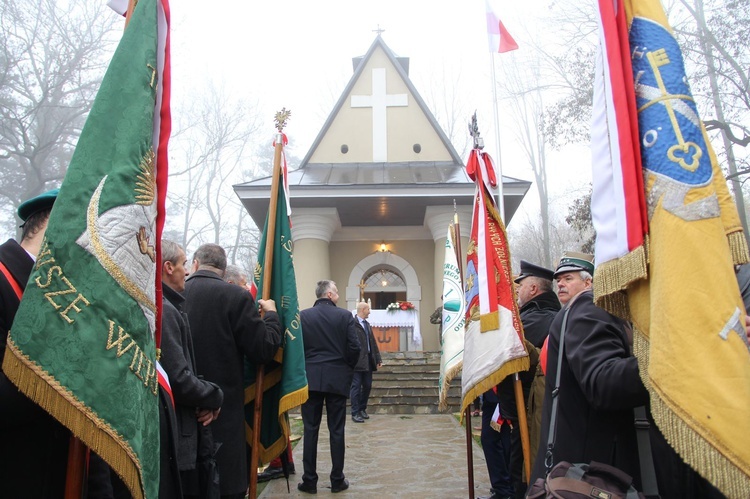 Prezydent na cmentarzu legionistów w Łowczówku