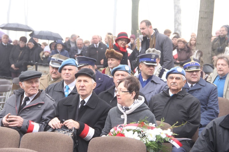 Prezydent na cmentarzu legionistów w Łowczówku