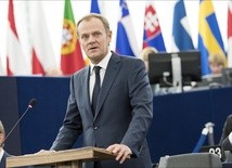 Tusk: nie wiedziałem o zakazie zajmowania się ABW synem