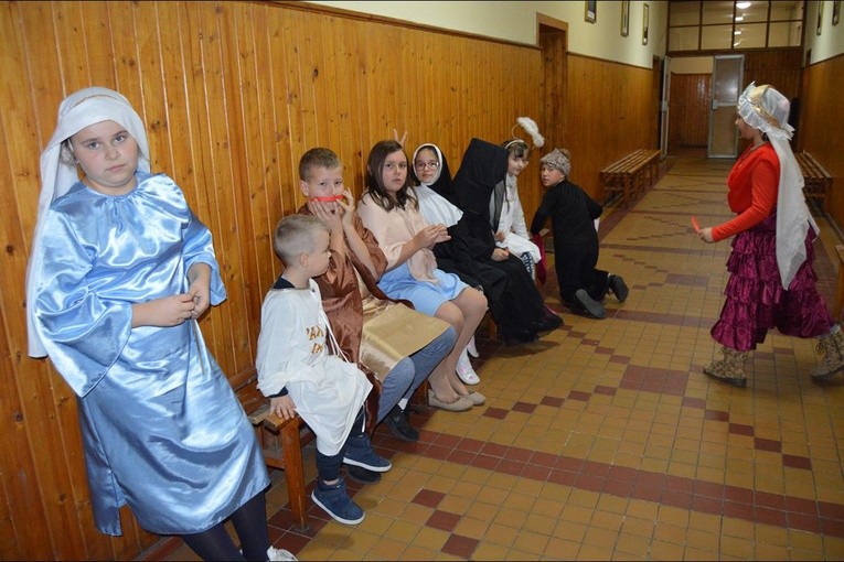 Bal Świętych w Środzie Śląskiej