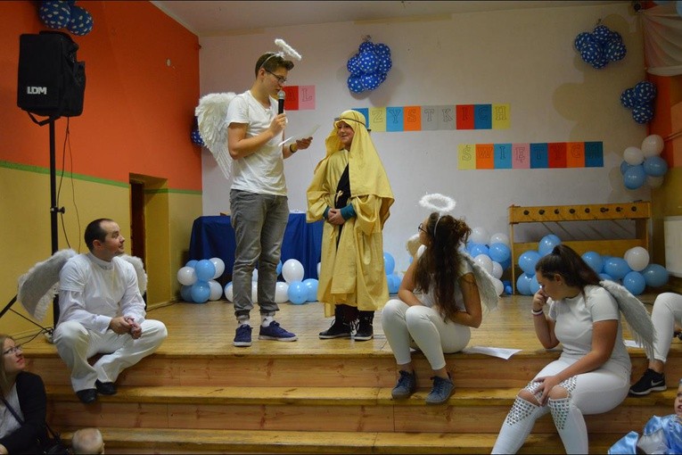 Bal Świętych w Środzie Śląskiej