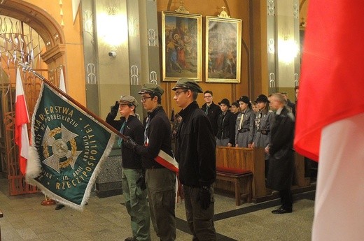 Świętowanie harcerzy ZHR z Niepodległą