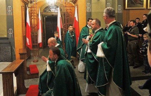 Świętowanie harcerzy ZHR z Niepodległą