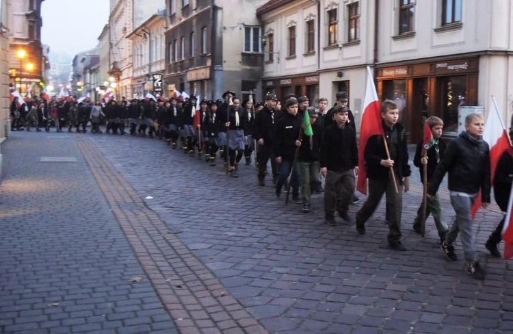 Świętowanie harcerzy ZHR z Niepodległą