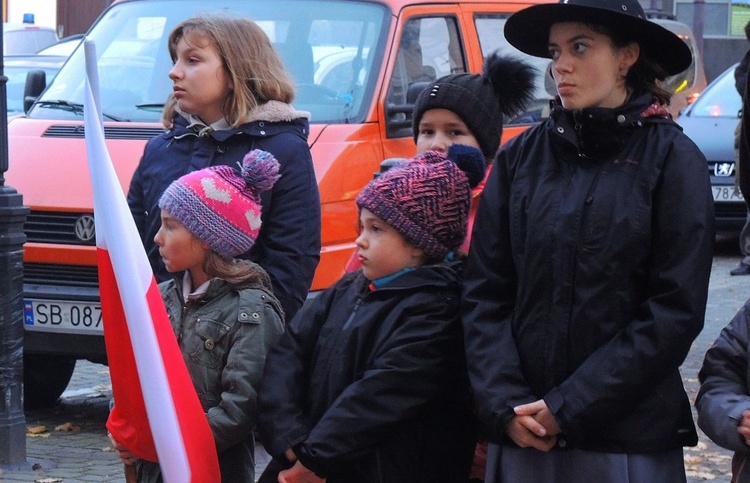 Świętowanie harcerzy ZHR z Niepodległą