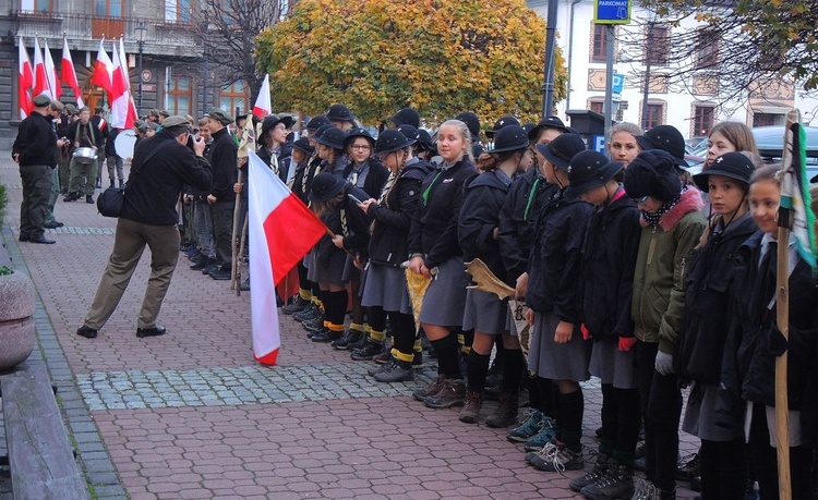 Świętowanie harcerzy ZHR z Niepodległą