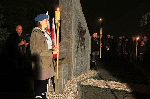 Kantata i obelisk dla Niepodległej na Złotych Łanach