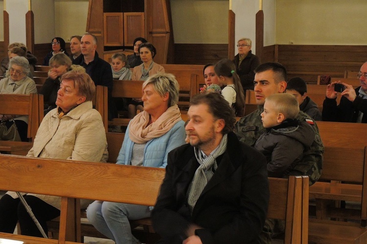 Kantata i obelisk dla Niepodległej na Złotych Łanach