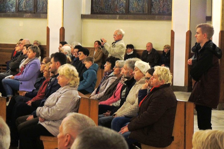 Kantata i obelisk dla Niepodległej na Złotych Łanach