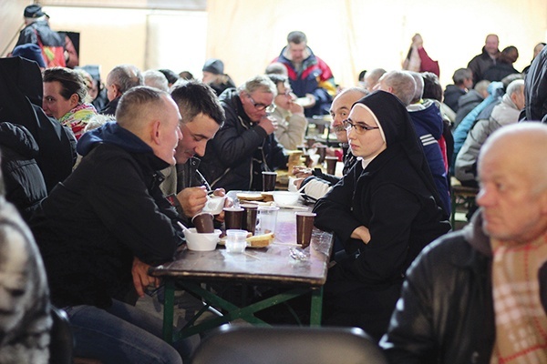 Tutaj nikt nikogo nie odrzuca, ale daje swoją obecność.