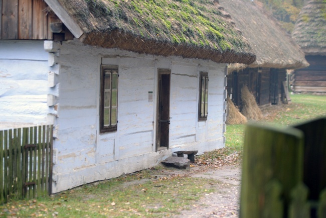 Jesienny spacer po radomskim skansenie