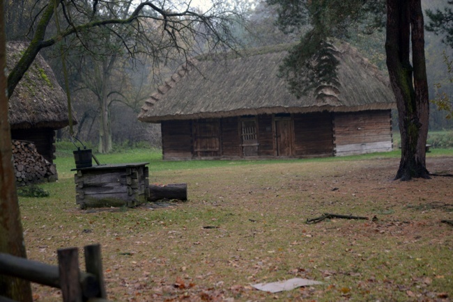 Jesienny spacer po radomskim skansenie