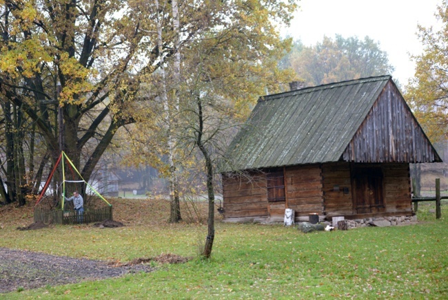 Jesienny spacer po radomskim skansenie