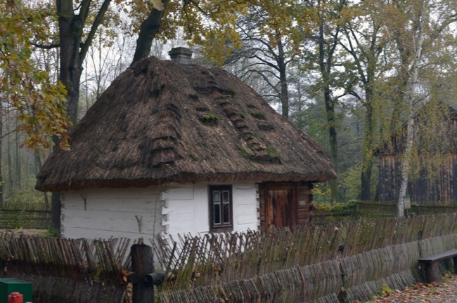 Jesienny spacer po radomskim skansenie