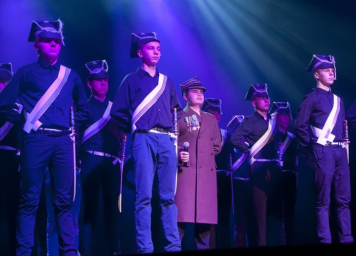 Przedstawienie na 100. rocznicę odzyskania niepodległości, cz. 1