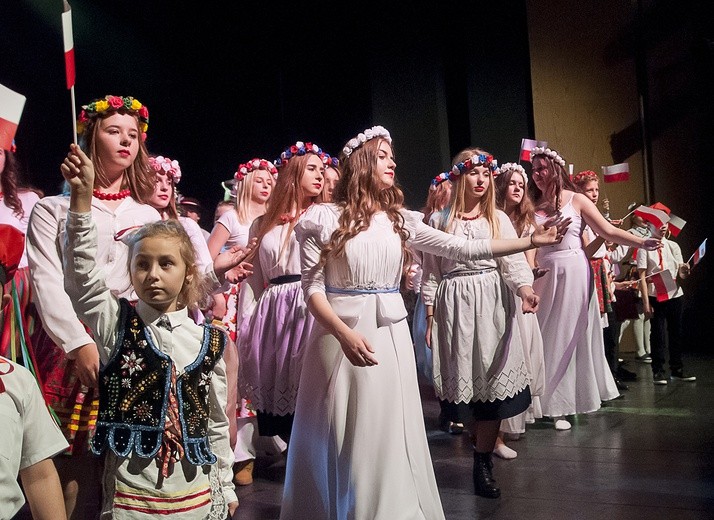 Przedstawienie na 100. rocznicę odzyskania niepodległości, cz. 4