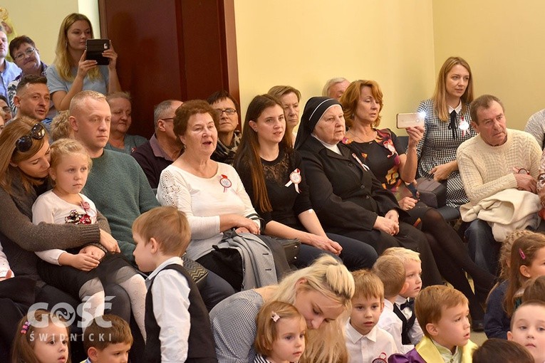 Akademia z okazji 11 listopada w przedszkolu sióstr prezentek