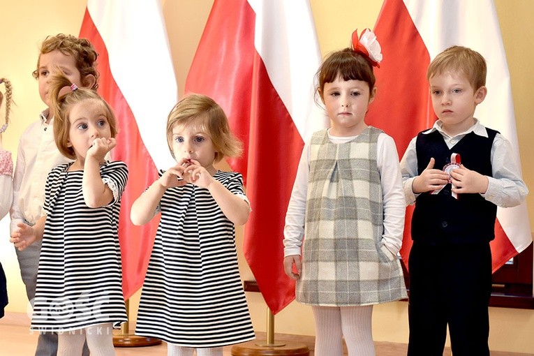 Akademia z okazji 11 listopada w przedszkolu sióstr prezentek
