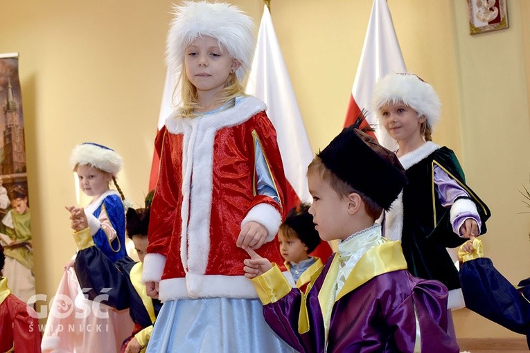 Akademia z okazji 11 listopada w przedszkolu sióstr prezentek