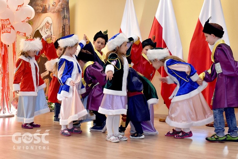 Akademia z okazji 11 listopada w przedszkolu sióstr prezentek