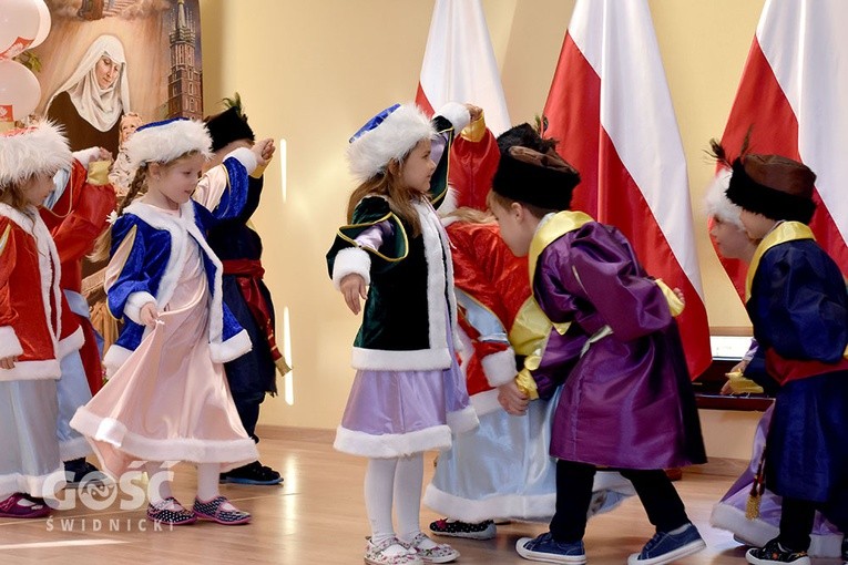 Akademia z okazji 11 listopada w przedszkolu sióstr prezentek