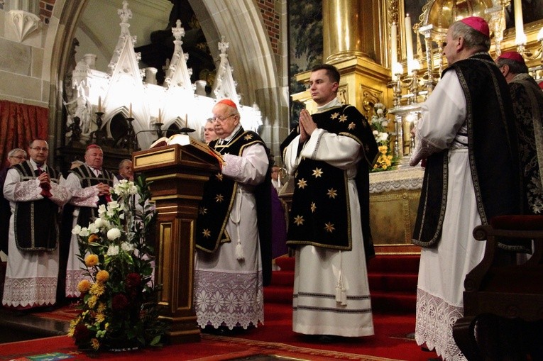 Pogrzeb ks. infułata Janusza Bielańskiego - importa