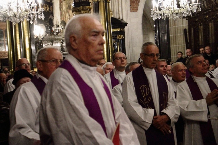 Pogrzeb ks. infułata Janusza Bielańskiego - importa