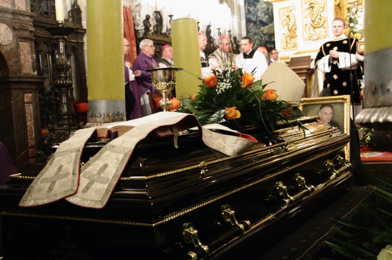 Pogrzeb ks. infułata Janusza Bielańskiego - importa