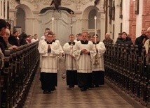 Msza za zmarłych kapłanów i biskupów