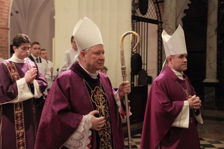 Msza za zmarłych kapłanów i biskupów