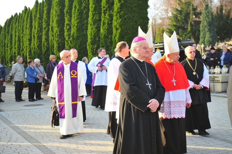 Ostatnia droga ks. infułata Janusza Bielańskiego