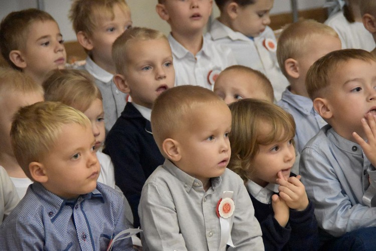 Szkoły o 11.11 zaśpiewały hymn Polski