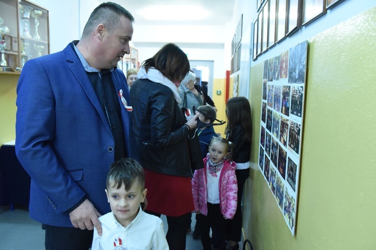 100 lat szkoły w Biadolinach Szlacheckich