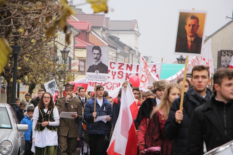 Marsz patriotyczny "Pijarskiej"