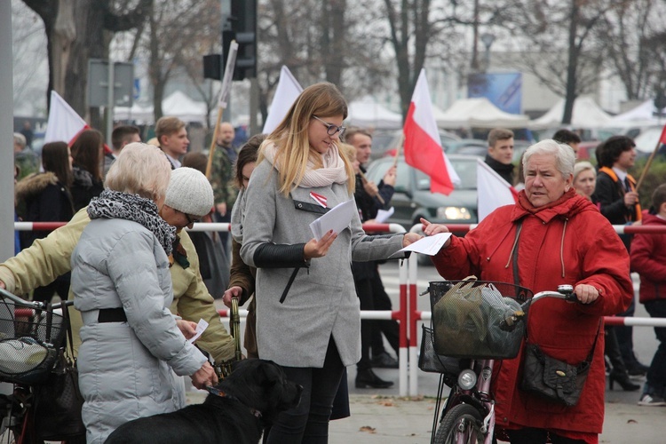 Marsz patriotyczny "Pijarskiej"