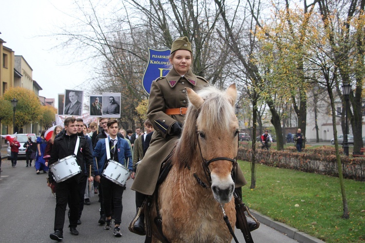 Marsz patriotyczny "Pijarskiej"