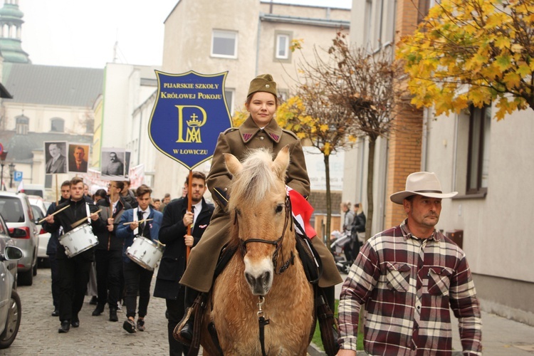 Marsz patriotyczny "Pijarskiej"