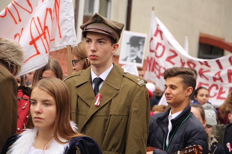 Marsz patriotyczny "Pijarskiej"