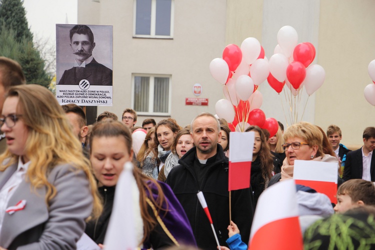 Marsz patriotyczny "Pijarskiej"