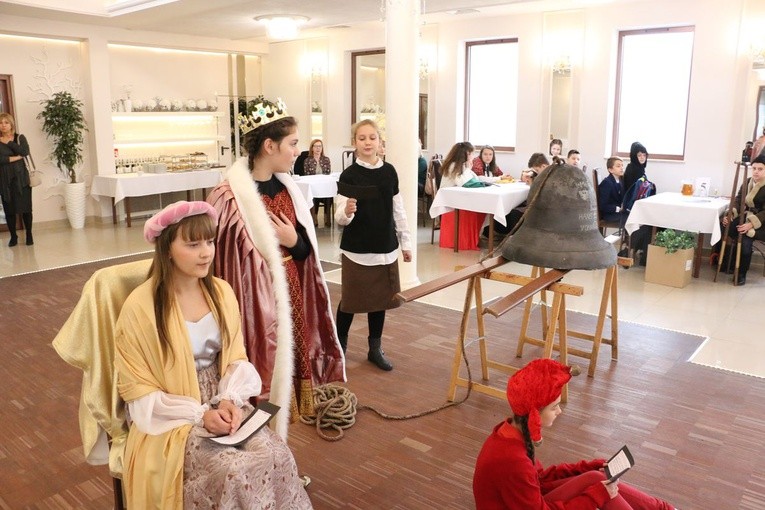 "Żywe obrazy" w konkursie "Kocham Polskę"